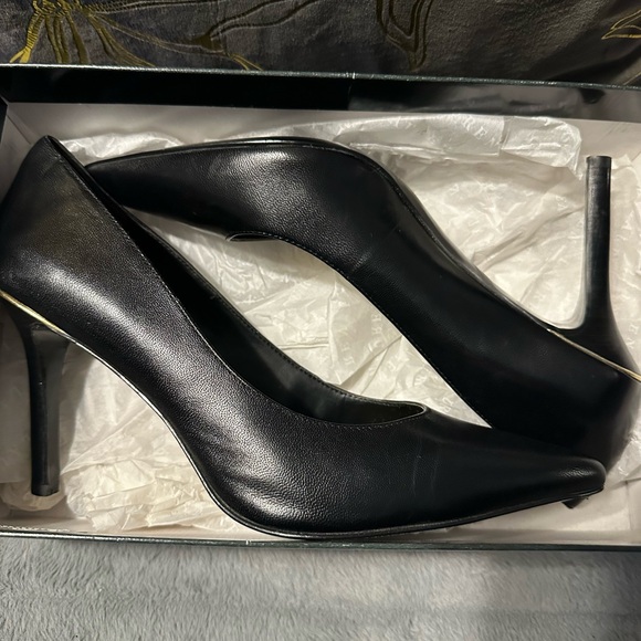 Ralph Lauren Sarina Pump - Picture 6 of 6